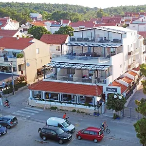 Delfin Szálloda